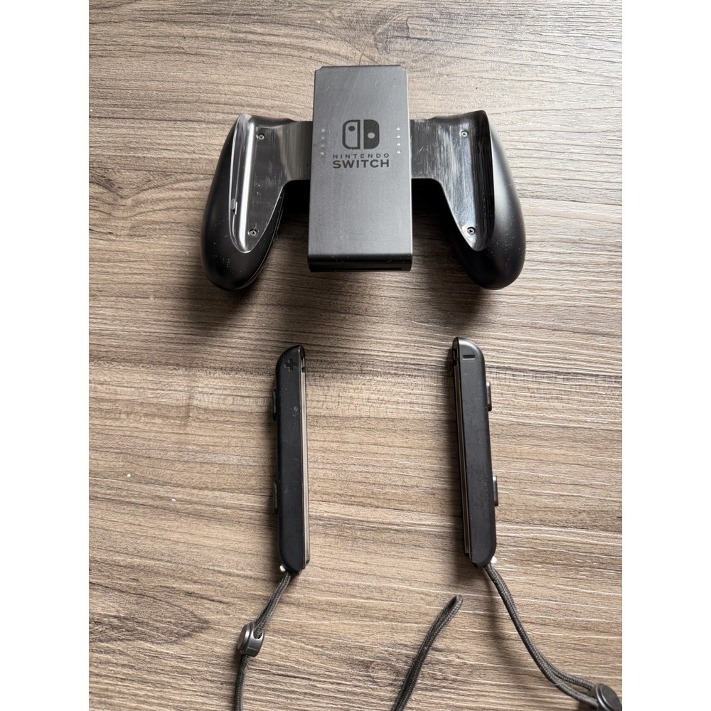 Official Nintendo Switch Joy-Con Comfort Grip & Wrist Straps Bundle Lot